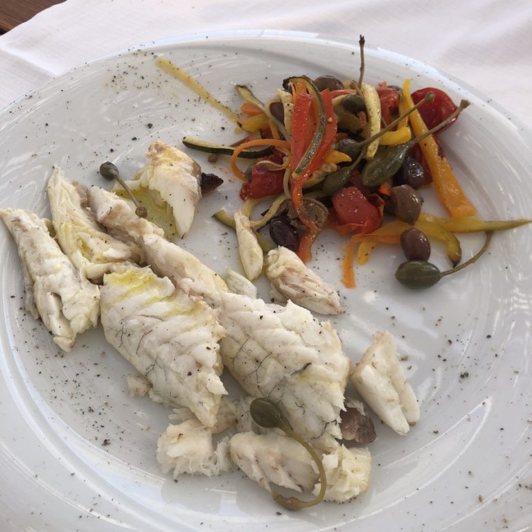 Romantic getaways Fresh fish at Tayga Beach